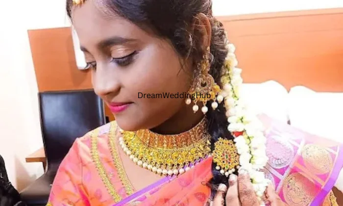 PUNNAGAI UNISEX BEAUTY PARLOUR